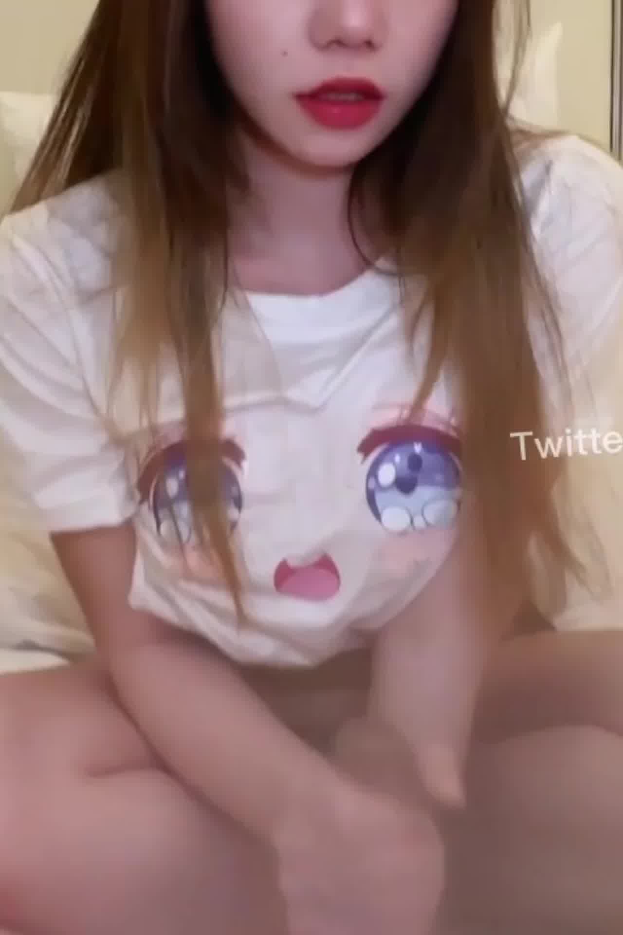  Onlyfans 跟着一元去健身 鸡巴硬起来 的剧照4