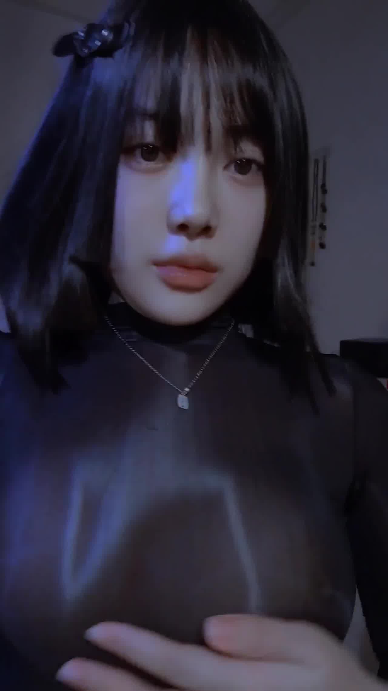  推特网红女菩萨【高桥千凛】她真的太懂拍照了！这张脸也太高级了 的剧照6