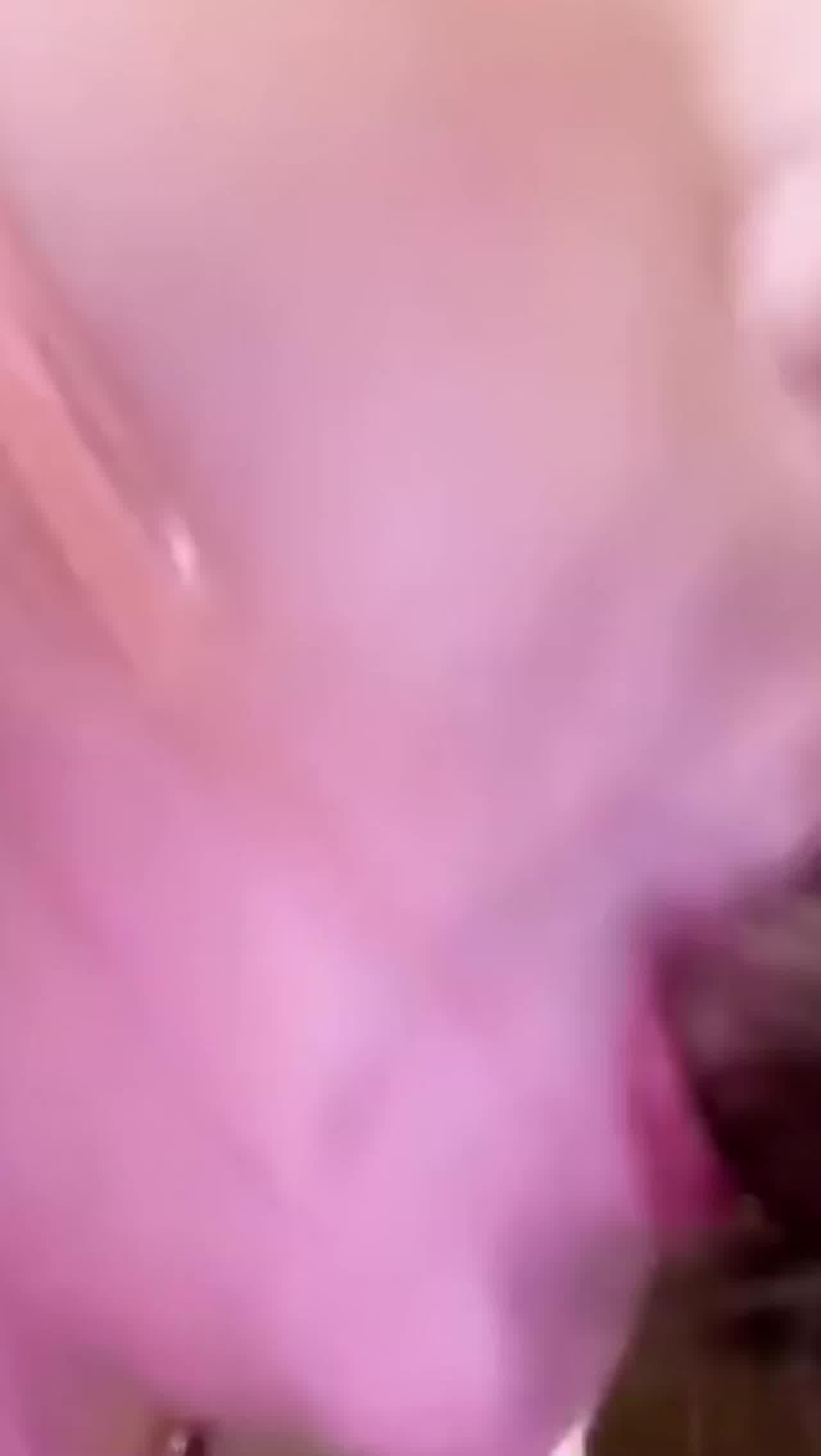  口爆粉色头发学生妹，裹的真好 的剧照10