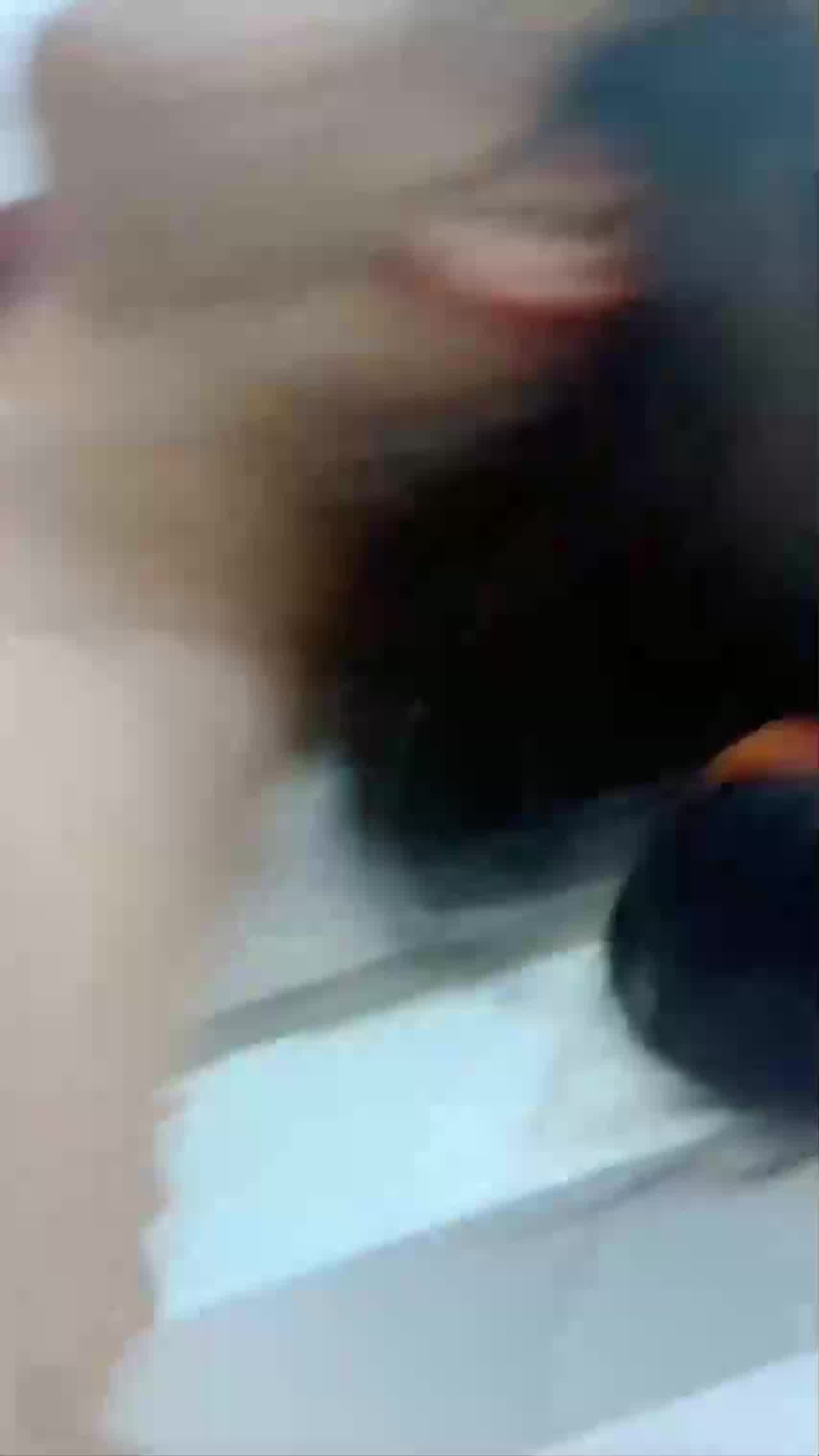  露脸娇妻，迷人的大爆乳，后入抱着操、站立实在是舒服 的剧照7