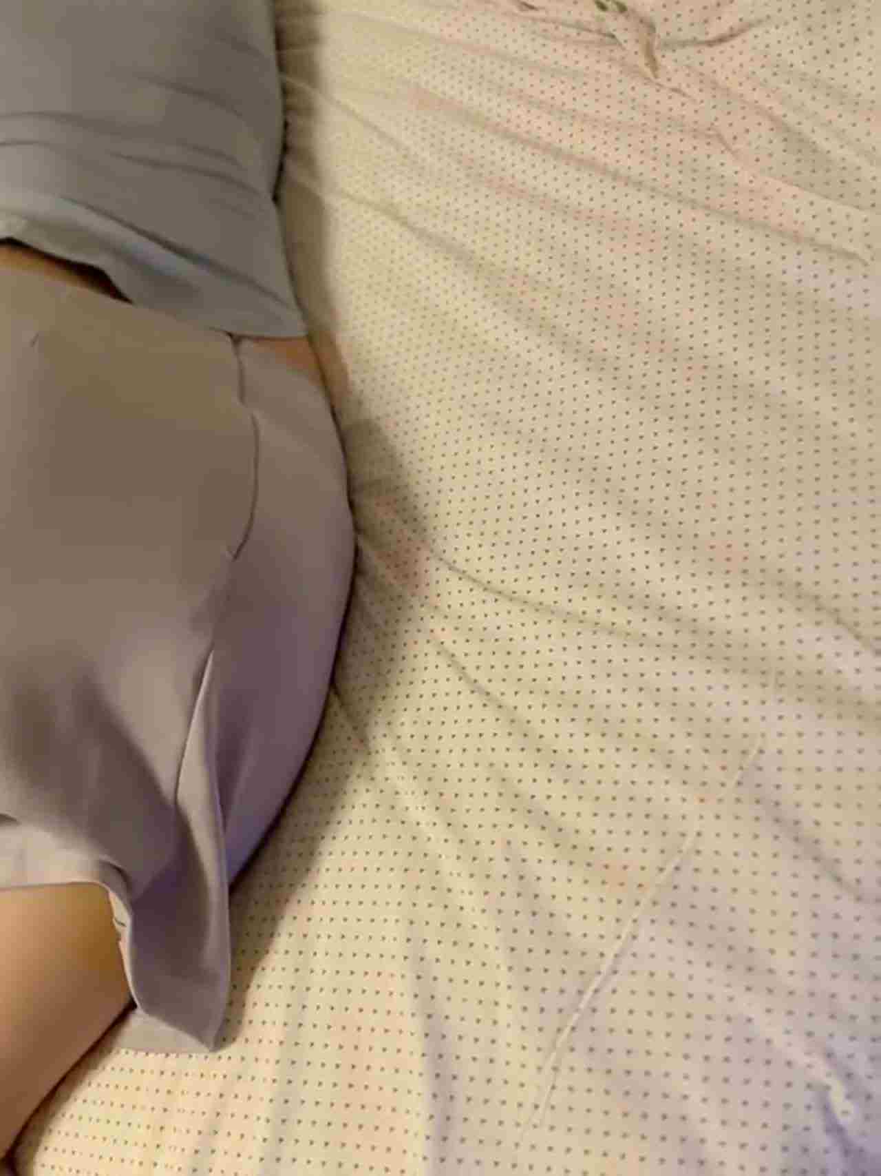  真实迷奸 觊觎女同事的肉体下药插入他的小嫩逼 的剧照5